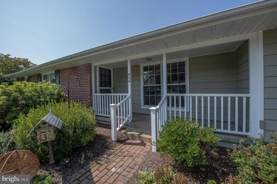 430 Chesterfield Dr, Downingtown, PA 19335 - photo 2