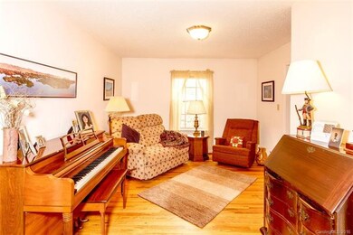 Music Room / Den