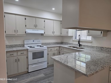 2208 S McGeehee Ln, Picayune, MS 39466 - photo 3