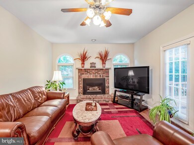 13115 Willow Edge Ct, Clifton, VA 20124 - photo 3