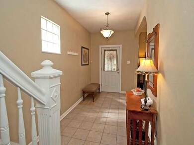 Entry/Foyer.