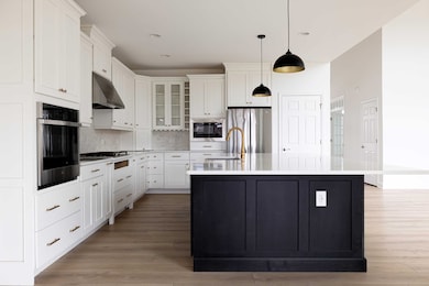 So many cabinets in this kitchen!