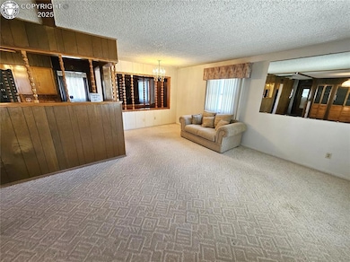 1809 Maplewood Dr, Pueblo, CO 81005 - photo 2