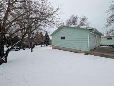 514 11th Ave NE, Minot, ND 58703 - photo 5