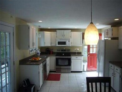 41 Phillips St, Weymouth, MA 02188 - photo 3