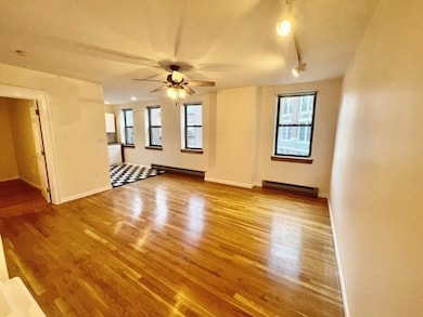 13 Thacher St unit 4, Boston, MA 02113 - photo 2
