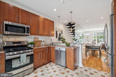 2721 Cambridge St, Philadelphia, PA 19130 - photo 7