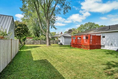 21 Packard St, Lawrence, MA 01843 - photo 3