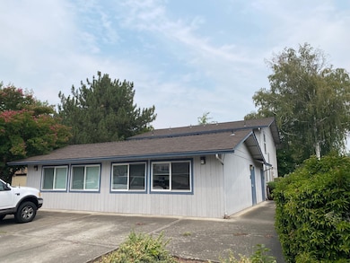 799 Spring St, Medford, OR 97504 - photo 2