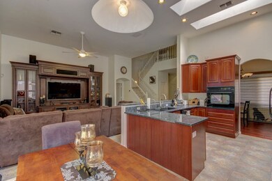 DINETTE TO KITCHEN & FAM ROOM