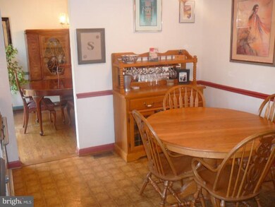 9003 Satyr Hill Rd, Parkville, MD 21234 - photo 2