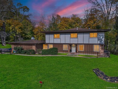 2 Kings Gate Rd, Suffern, NY 10901 - photo 2