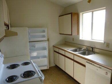 108 Creekview Dr, Jacksonville, NC 28540 - photo 6