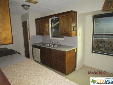 1004 N 4th St, Copperas Cove, TX 76522 - photo 7