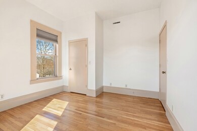 104 10th St unit 2L, Lowell, MA 01850 - photo 4