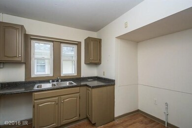 2736 E Grand Ave, Des Moines, IA 50317 - photo 7
