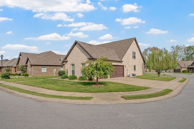 182 Dorchester Cir, Clarksville, TN 37043 - photo 2