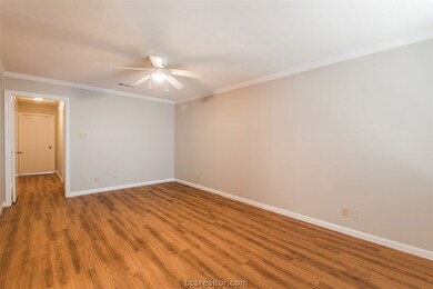 2100 Southwood Dr unit 23, College Station, TX 77840 - photo 4
