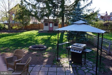 425 Macoby St, Pennsburg, PA 18073 - photo 4