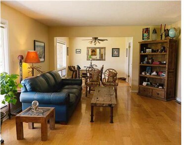 Living room adjoining to formal dining