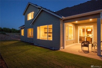 721 S Perry Ave, East Wenatchee, WA 98802 - photo 2