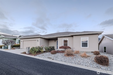 1830 Heritage Dr, Wenatchee, WA 98801 - photo 4