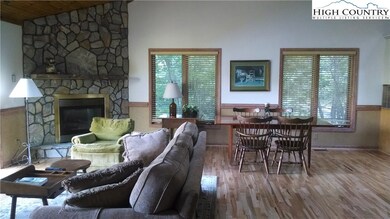 808A Glens Blvd, Banner Elk, NC 28604 - photo 5