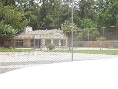 5632 Birchmont Dr unit 5632D, Houston, TX 77091 - photo 2