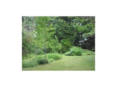 Charming gardens, very private 1/3 of a acre woode