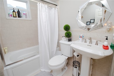 63 Alger Ave, Providence, RI 02907 - photo 6