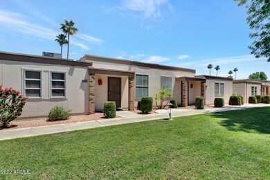 02_10026_W_Hawthorn_Dr__02_mls