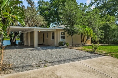 **Charming lakefront home**