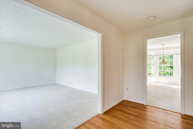 8310 Gentle Brook Ct, Laurel, MD 20723 - photo 5