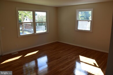 206 E Mill Ave, Capitol Heights, MD 20743 - photo 6