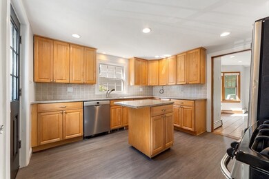 37 Cedar St, Wellesley Hills, MA 02481 - photo 3