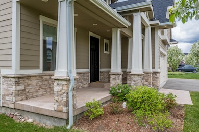 432 W Winterberry