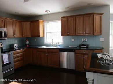 401 Blueberry Place, Moscow, PA 18444 - photo 7