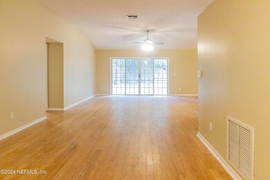 8066 Dickie Dr, Jacksonville, FL 32216 - photo 5