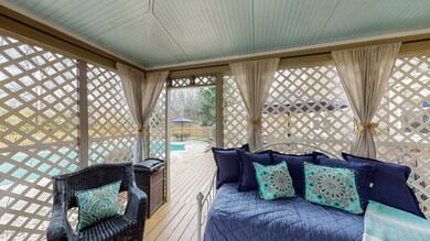 10009 Clearcreek Way