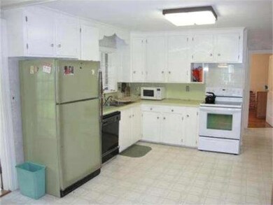 27 Hunthurst Cir, Worcester, MA 01602 - photo 5