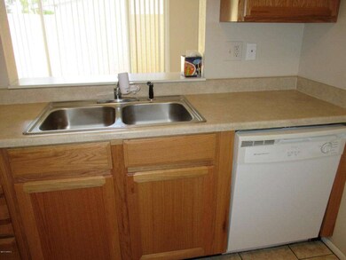 10942 W Santa fe Dr, Sun City, AZ 85351 - photo 3