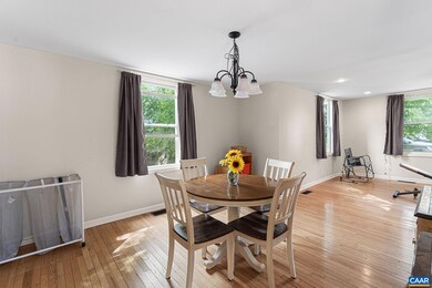 564 N Bath Ave, Waynesboro, VA 22980 - photo 3