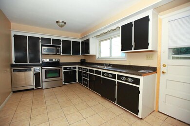 3469 Eakin Rd, Columbus, OH 43204 - photo 7