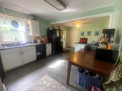 18 Thorpe Avenue Extension, Saint Albans, VT 05478 - photo 4