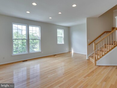 2577 Chase Wellesley Dr, Herndon, VA 20171 - photo 6