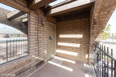 02_1276SOCOTILLODR_2002_LowRes