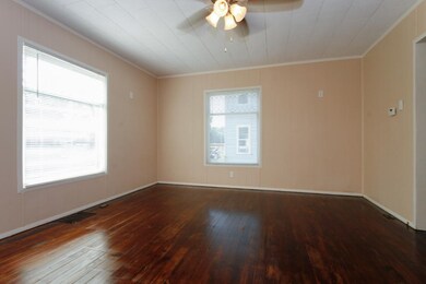 206 Middle St-104