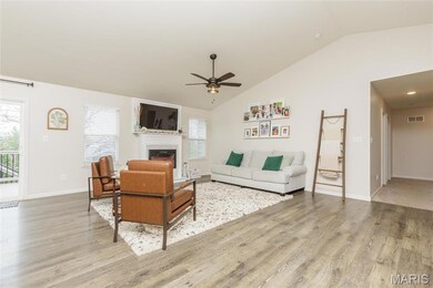 123 Keystone Ridge Dr, O Fallon, MO 63366 - photo 3