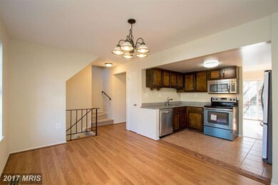 9617 Lindenbrook St, Fairfax, VA 22031 - photo 6