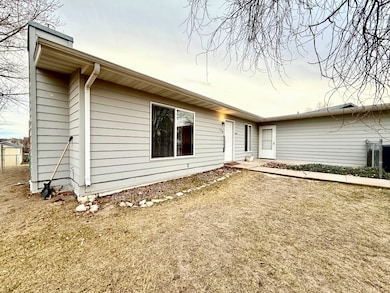 1240 26th Ave SW, Great Falls, MT 59404 - photo 2